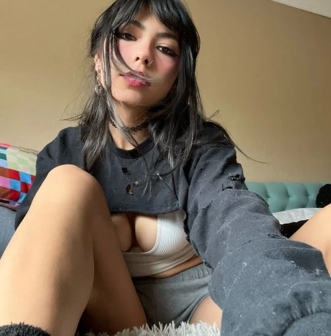 Gotica safada vazou tomando gostoso na buceta e gemendo videos novos vazados erome videos image 2
