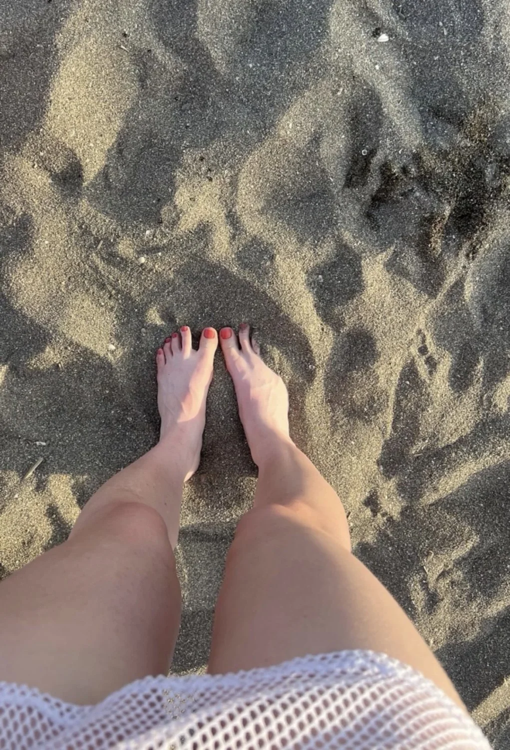 Stunning bitch. Sexy feet image 12