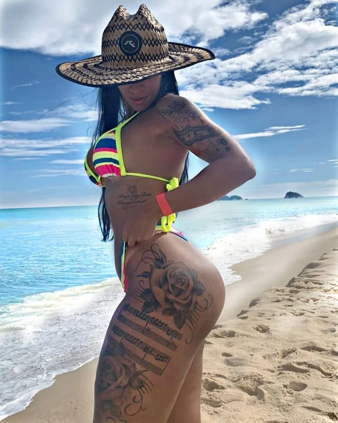 Morena cavala tatuada muito gostosa image 23