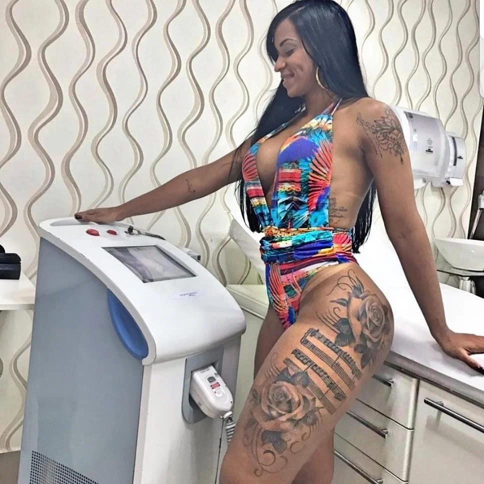 Morena cavala tatuada muito gostosa image 5