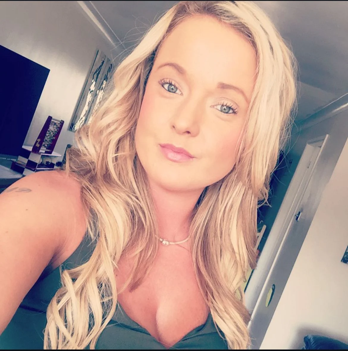 32 yo milf...what would you do? image 5
