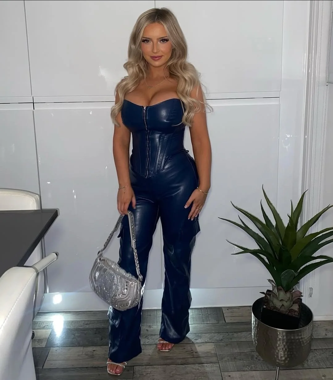 Emily, scottish instagram bimbo image 11
