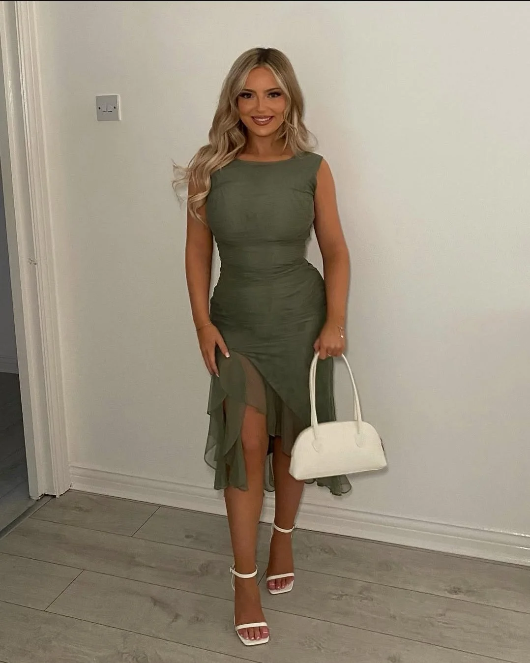 Emily, scottish instagram bimbo image 19