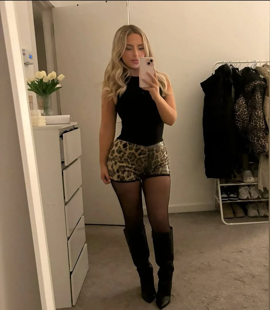 Emily, scottish instagram bimbo image 25