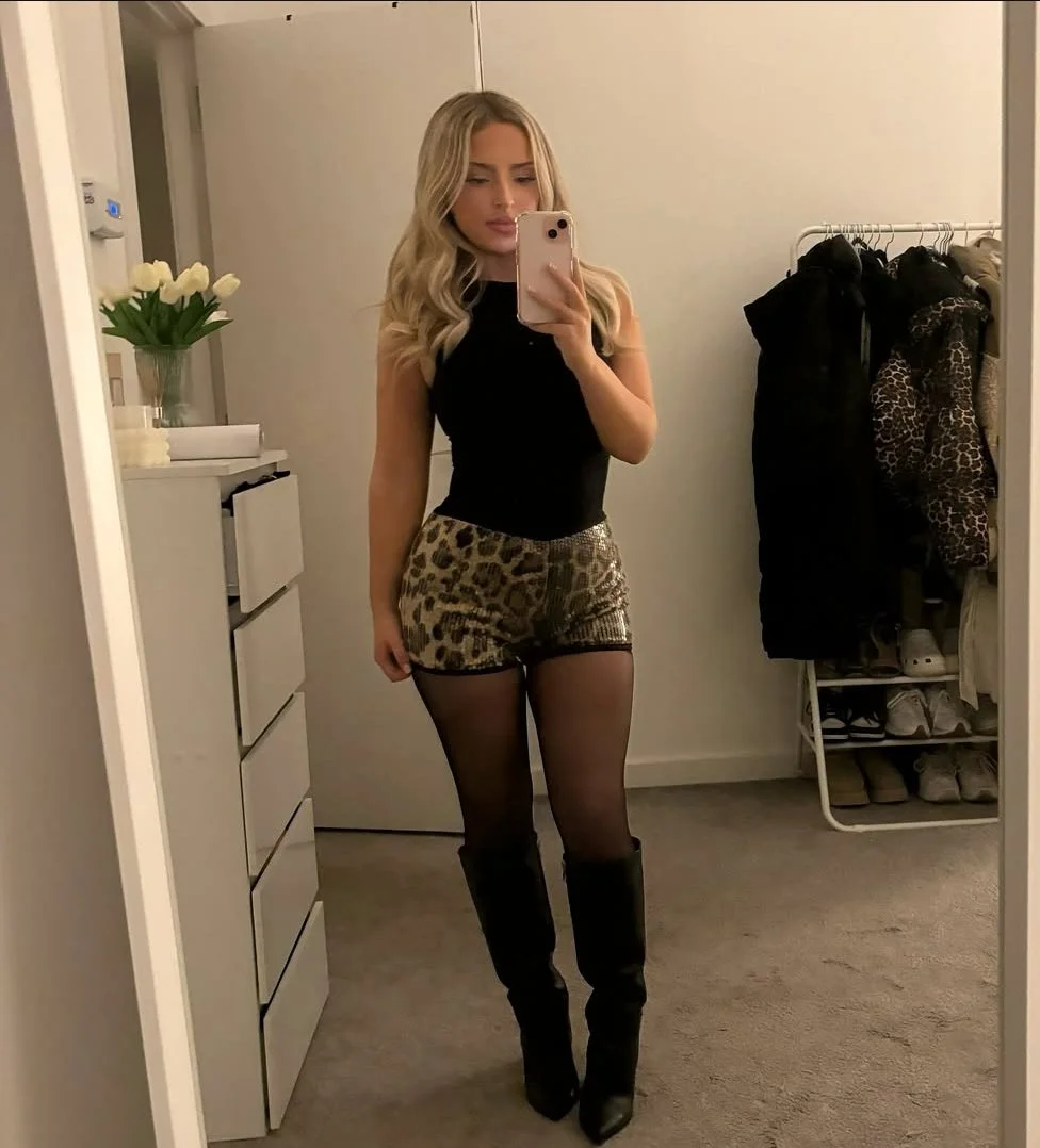 Emily, scottish instagram bimbo image 29