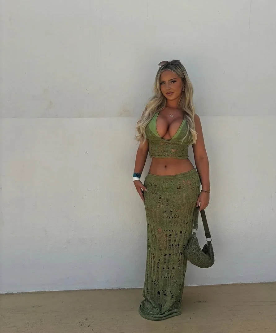 Emily, scottish instagram bimbo image 32