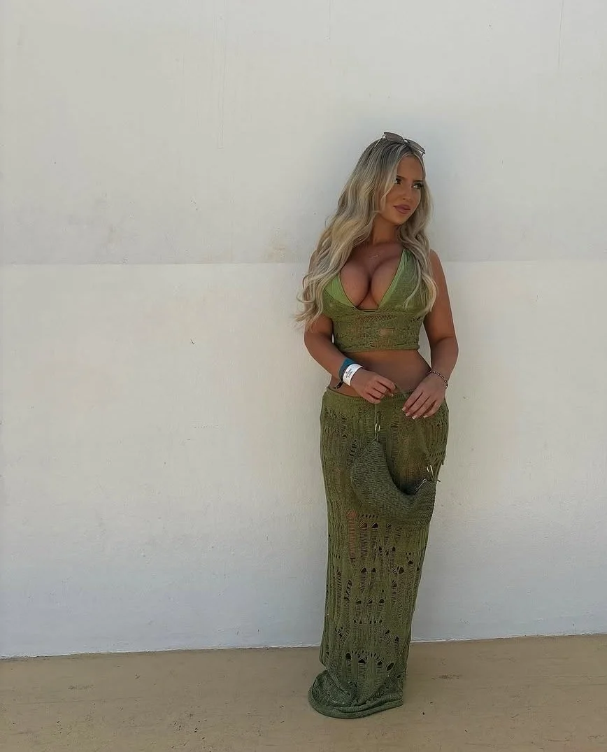 Emily, scottish instagram bimbo image 37