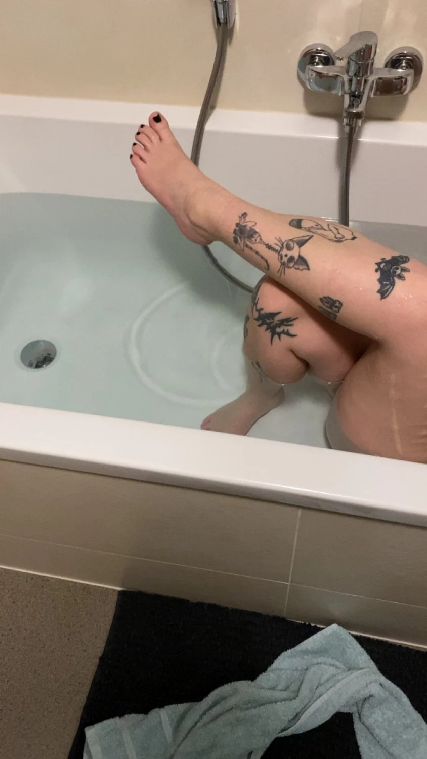 Exposing my German Goth Girl gf image 11