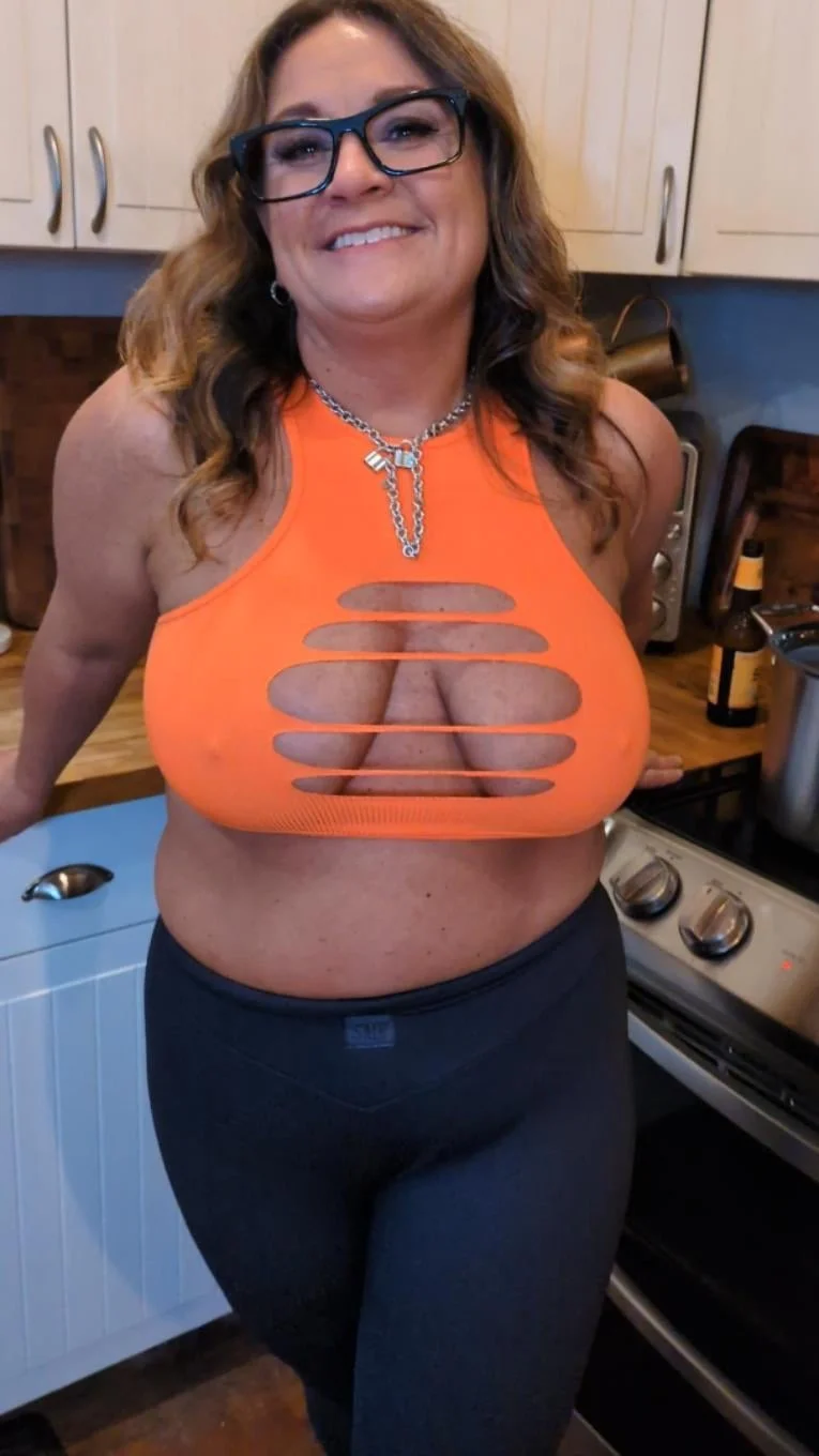 Sexy Texas MILF image 2
