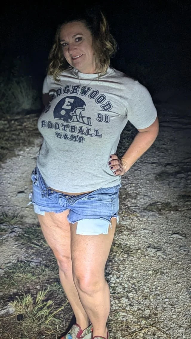 Sexy Texas MILF image 3