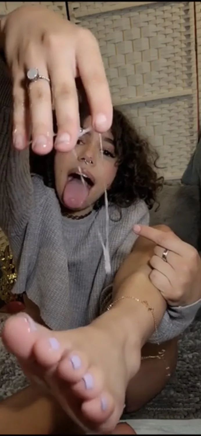 In love with this girl’s worshipping skills image 2