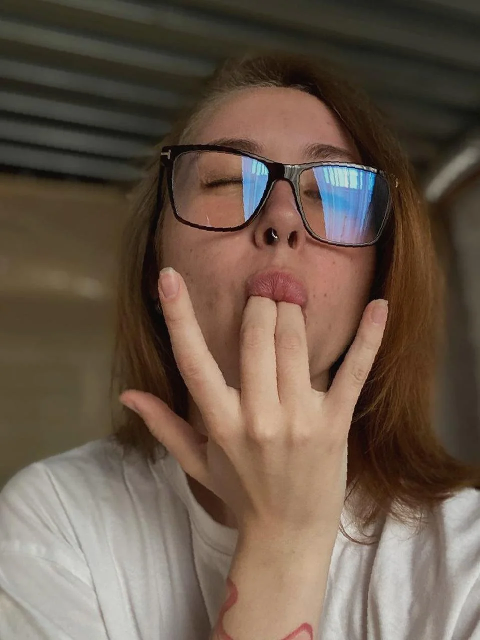 pretty little teen in her naughty mouth image 2