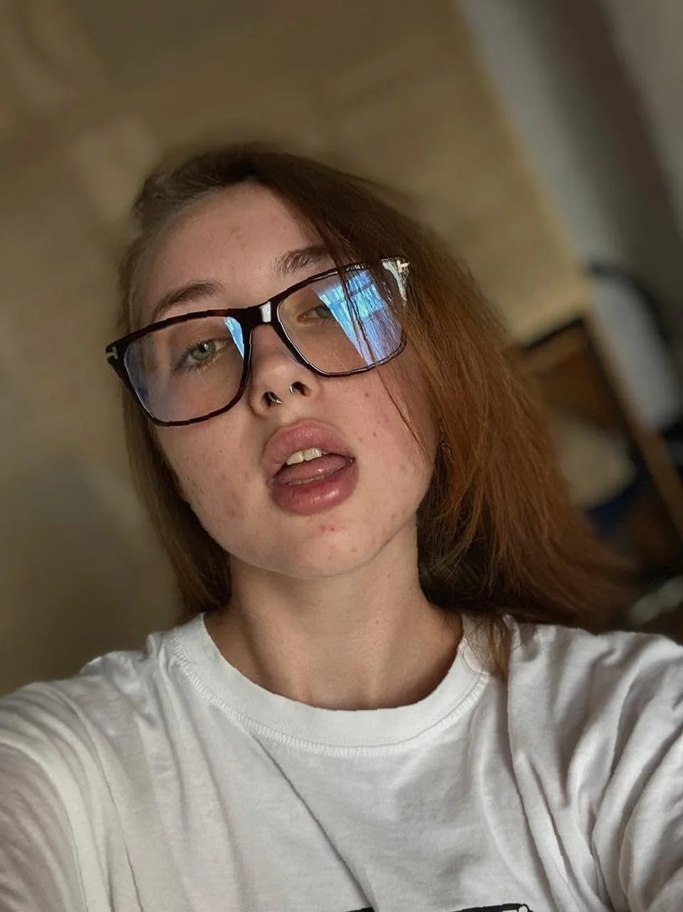 pretty little teen in her naughty mouth image 6