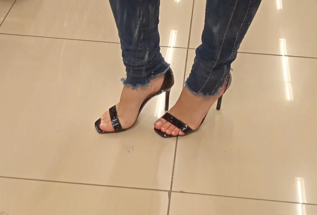 Hermosos pies image 6