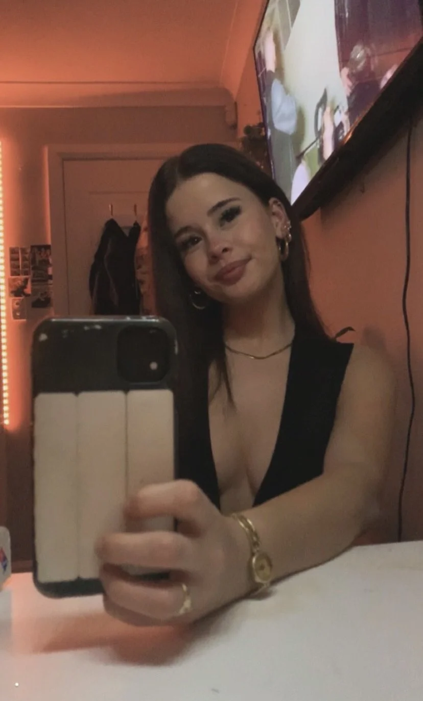 Sexy white bitch wants to become a webslut image 29