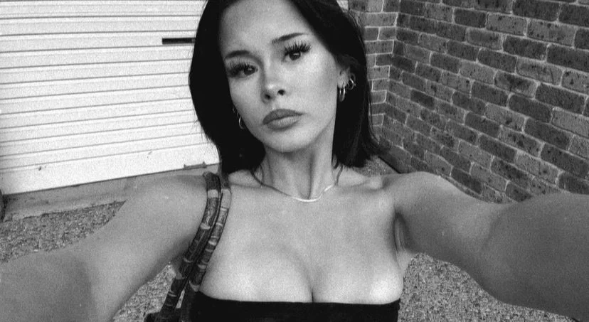 Sexy white bitch wants to become a webslut image 32