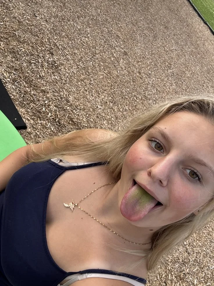 brasileiras do insta pedindo leite daquele jeito image 10