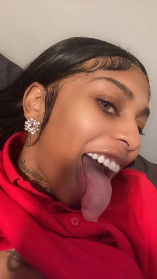 brasileiras do insta pedindo leite daquele jeito image 5