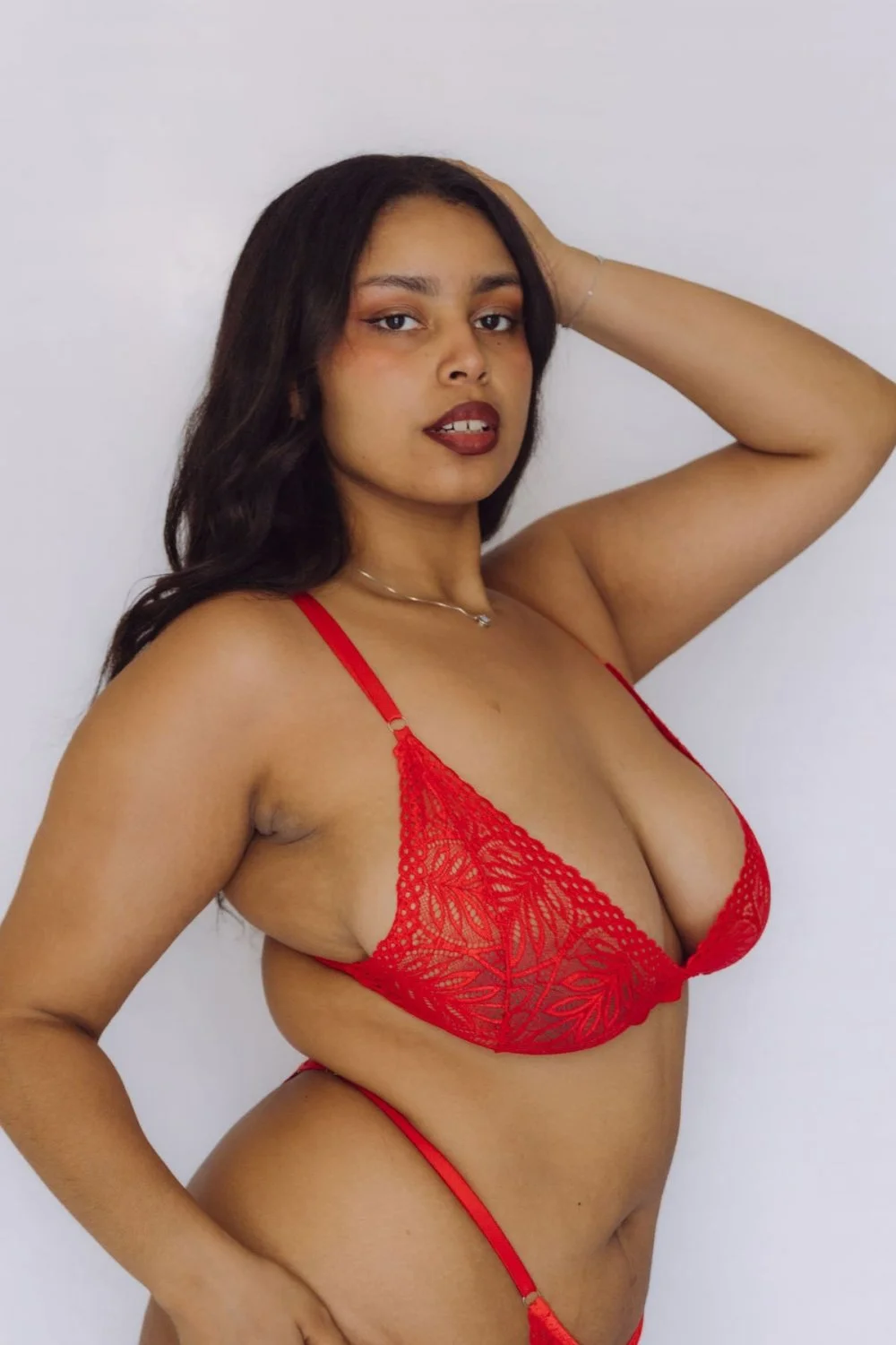 Morena peituda de lingerie image 25