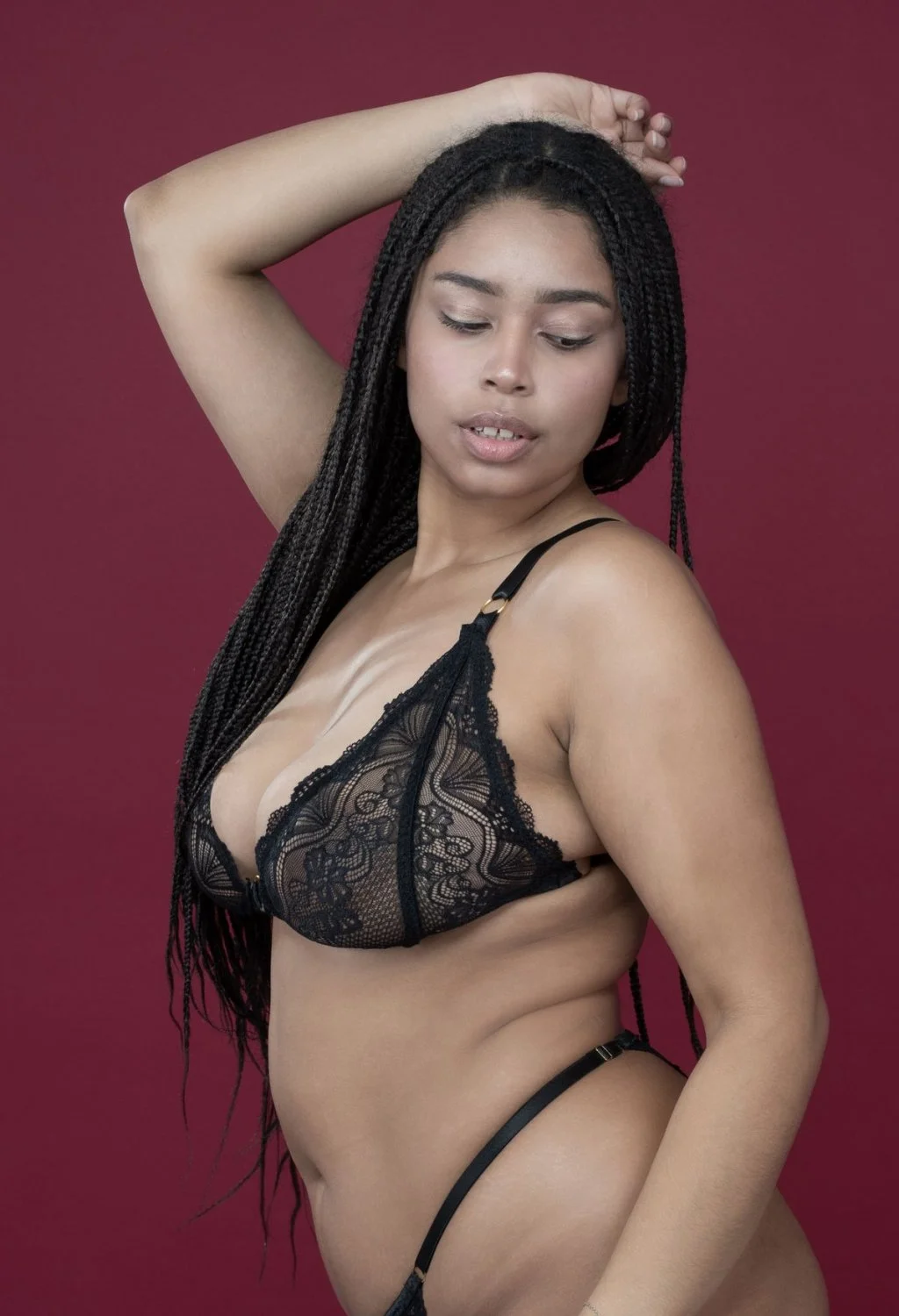 Morena peituda de lingerie image 5