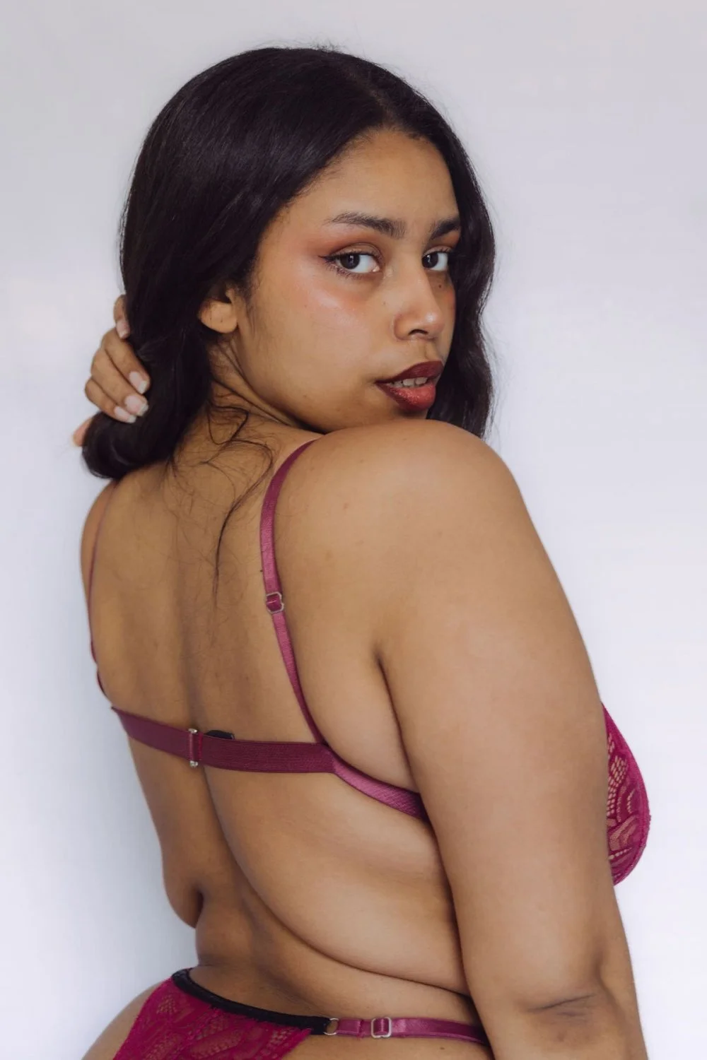 Morena peituda de lingerie image 7