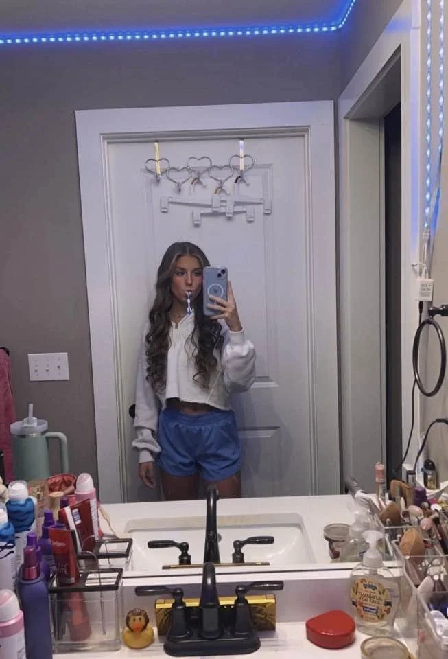 Kik girl Who is she??? Need to know. PM if you have socials or more pics image 13