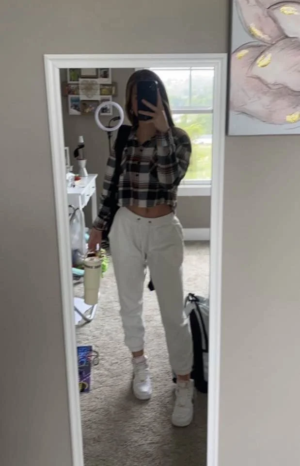 Kik girl Who is she??? Need to know. PM if you have socials or more pics image 18