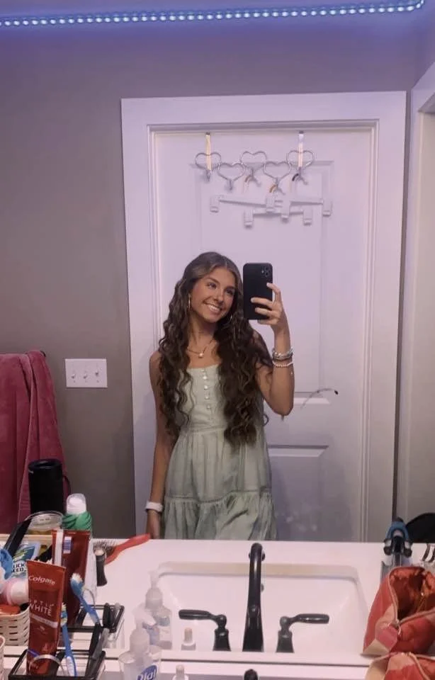 Kik girl Who is she??? Need to know. PM if you have socials or more pics image 25