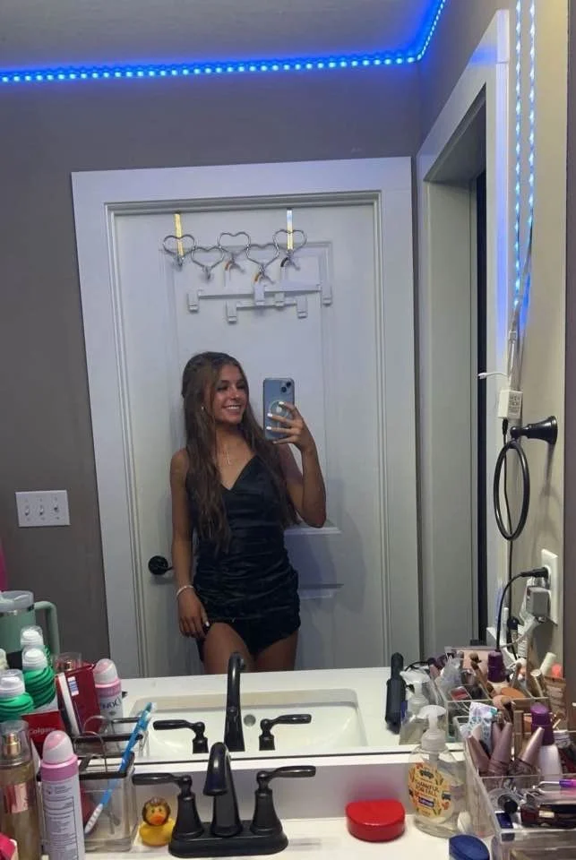 Kik girl Who is she??? Need to know. PM if you have socials or more pics image 30