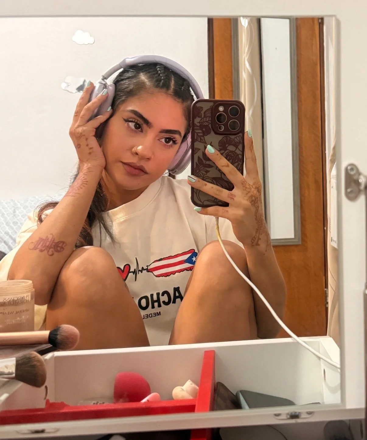 petite latina alondra image 2