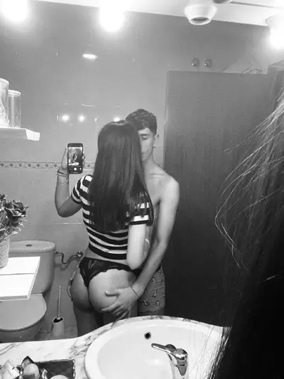 Casal novinho caiu na net fudendo! cover image