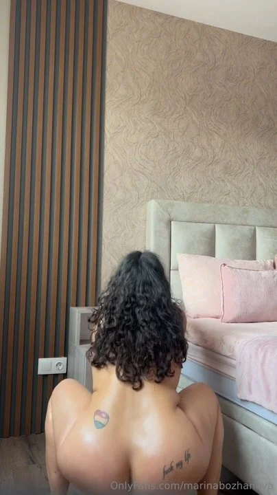 Wanna see some sluts who have nothing more to do then be whores DM me for vids Diana And Marina image 8