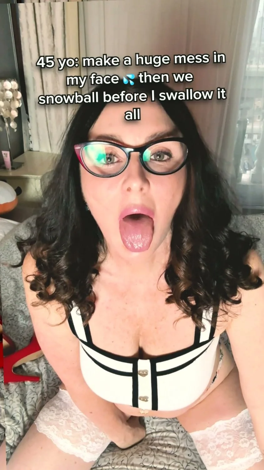 🔞 Hot tight petite body nude masturbating pussy 😈🍑 Check OF now image 2