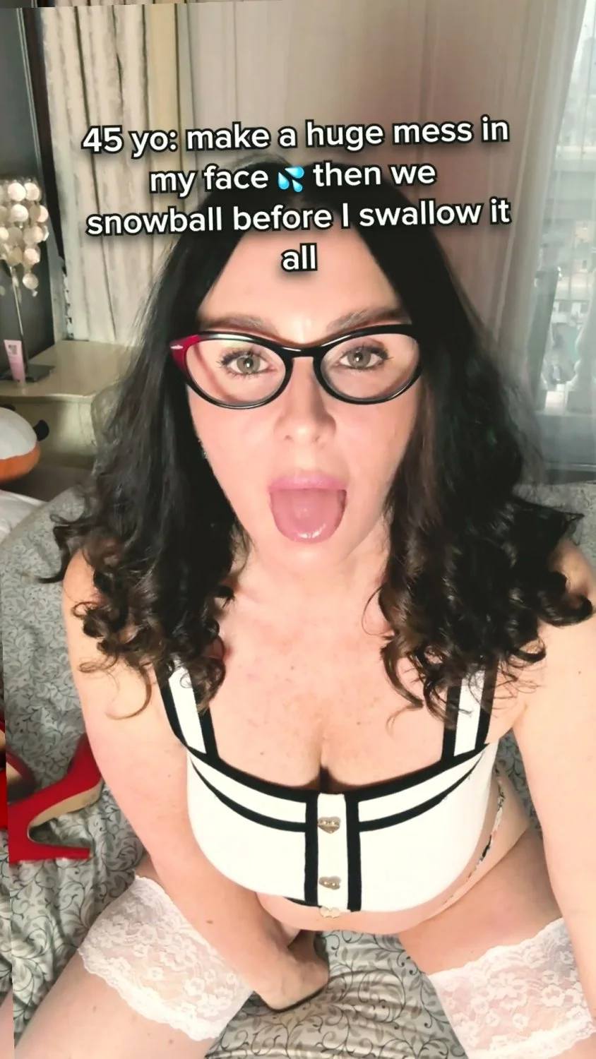 🔞 Hot tight petite body nude masturbating pussy 😈🍑 Check OF now image 4