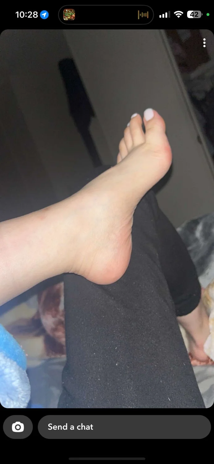 Sexy Latina teen fat ass and pretty feet image 10