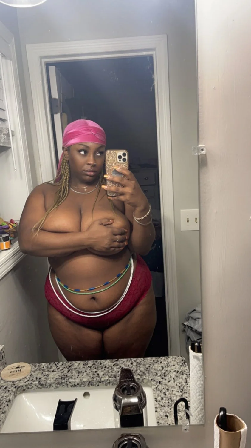 BBW MILF exposed image 12