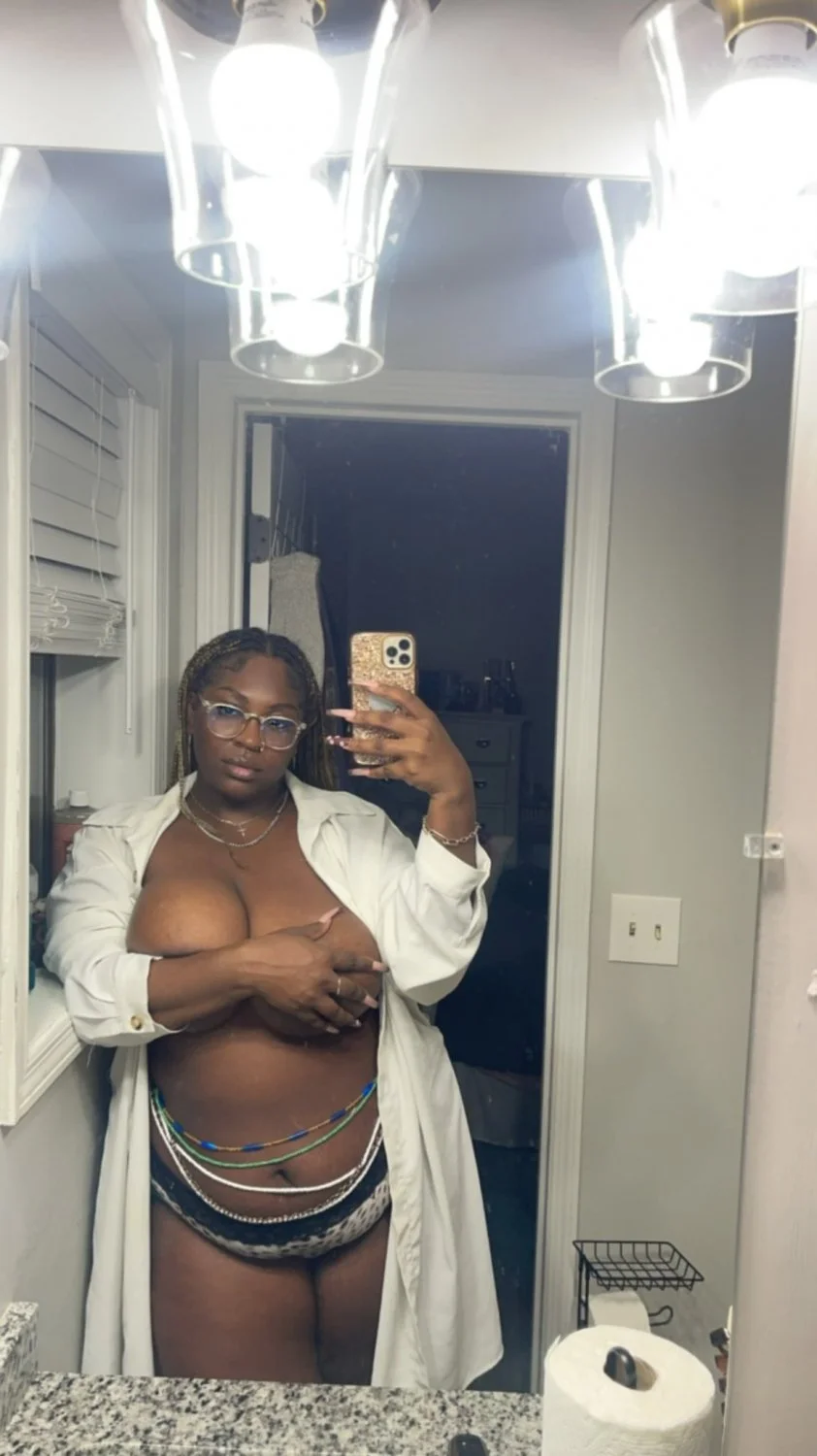 BBW MILF exposed image 13