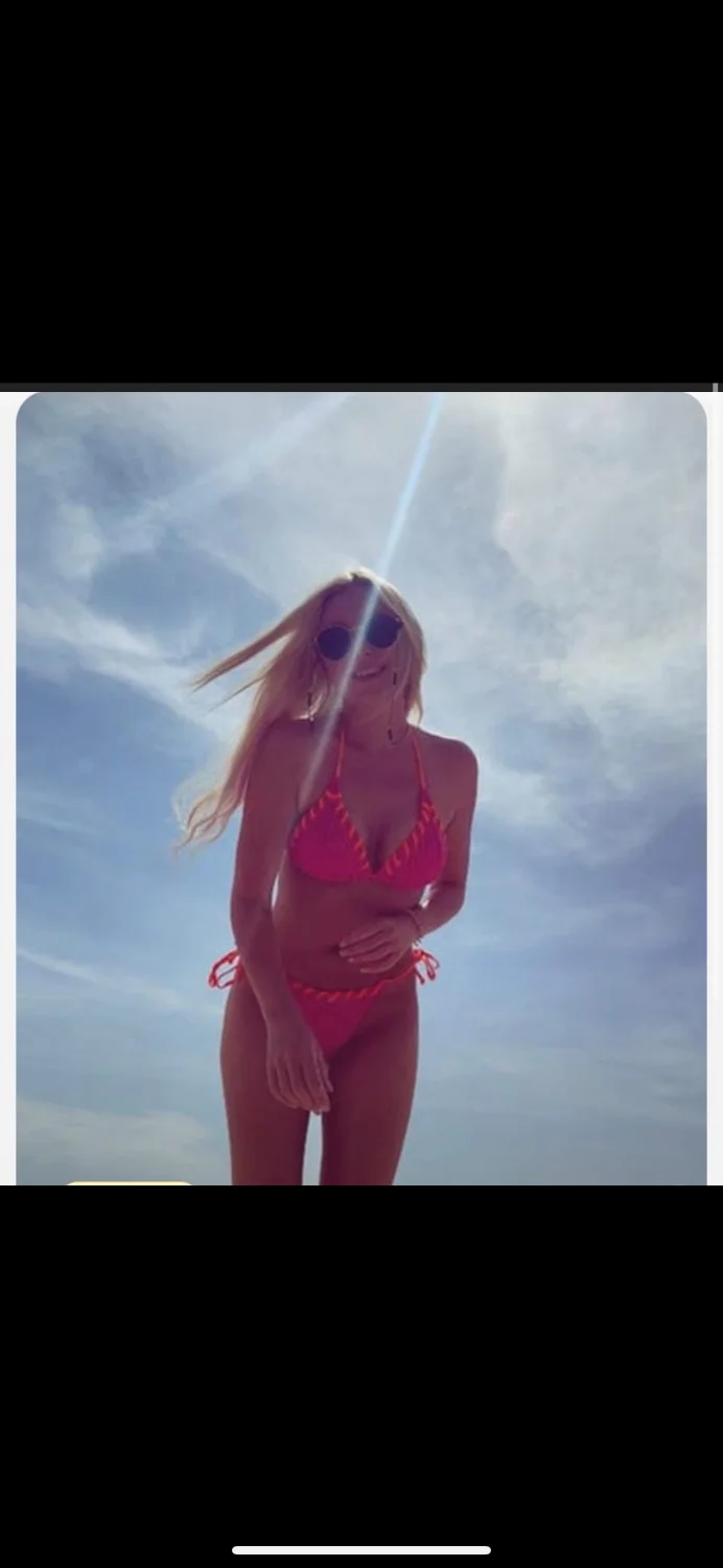Hot Blonde main image