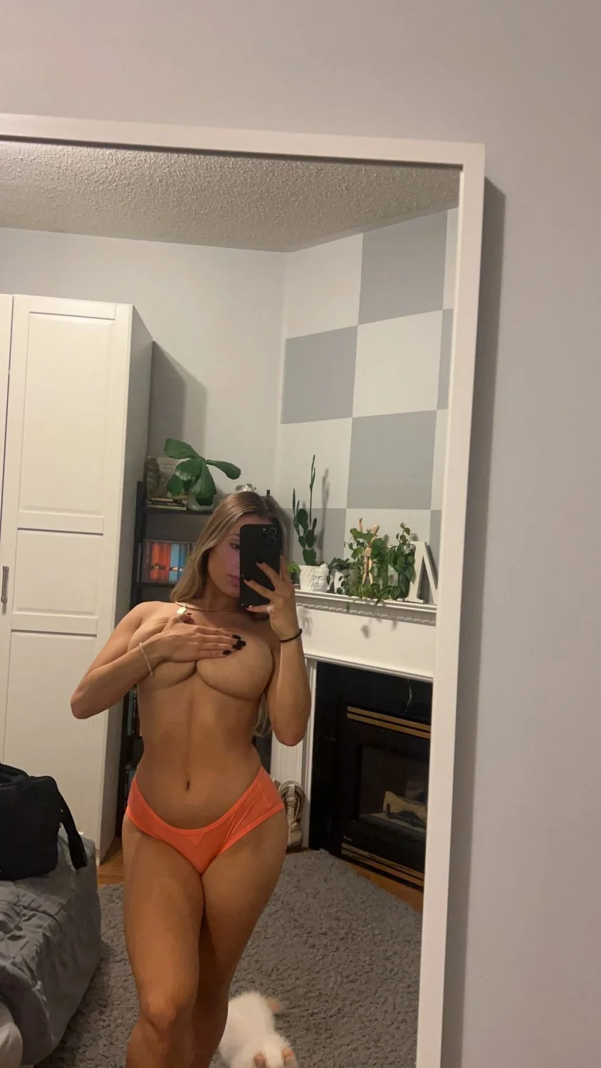 🇨🇦 Martina C. Big naturals image 14