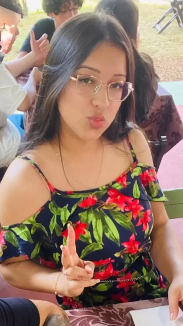 Dentro sim ou não? Novinha peituda image 11