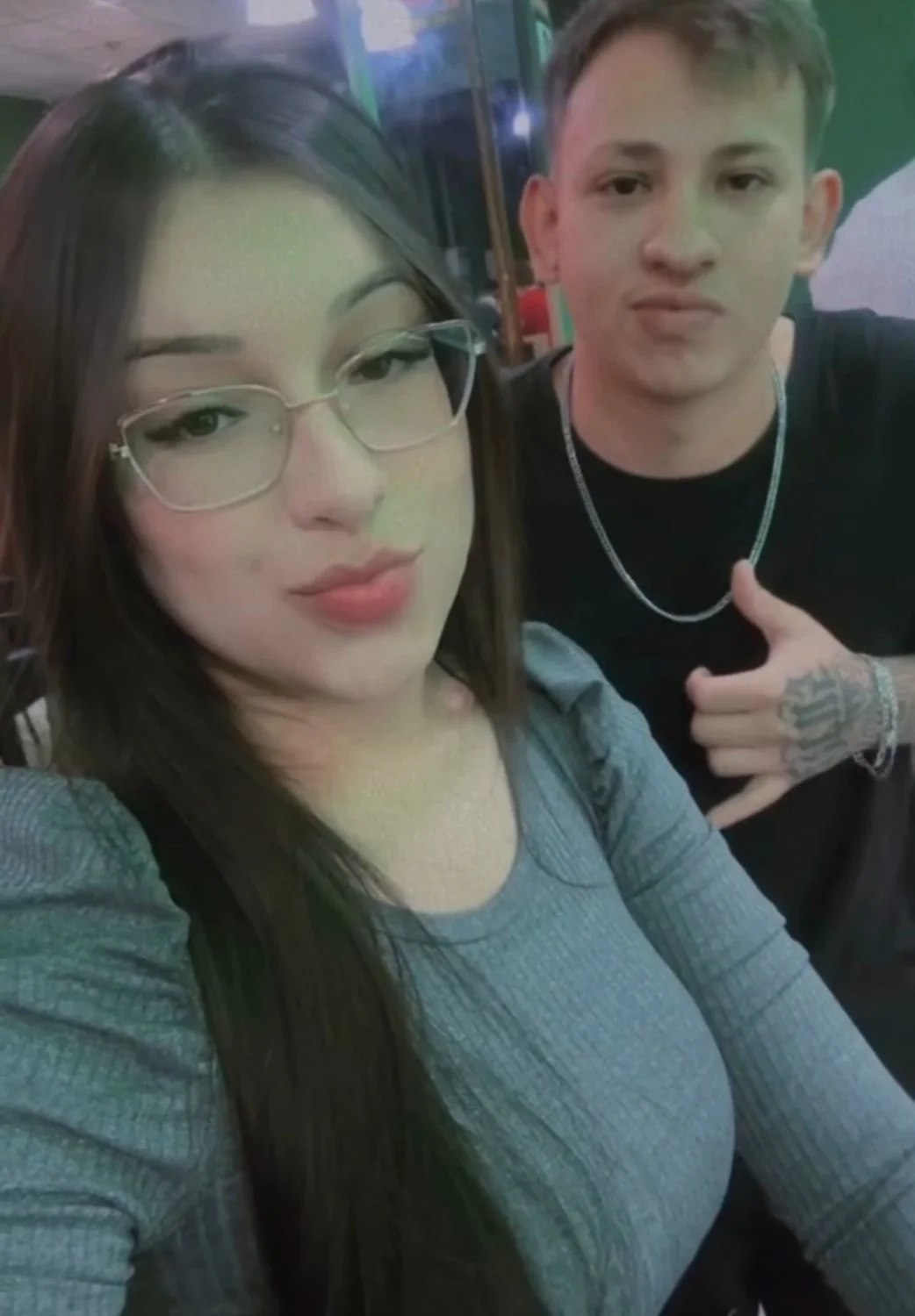 Dentro sim ou não? Novinha peituda image 12
