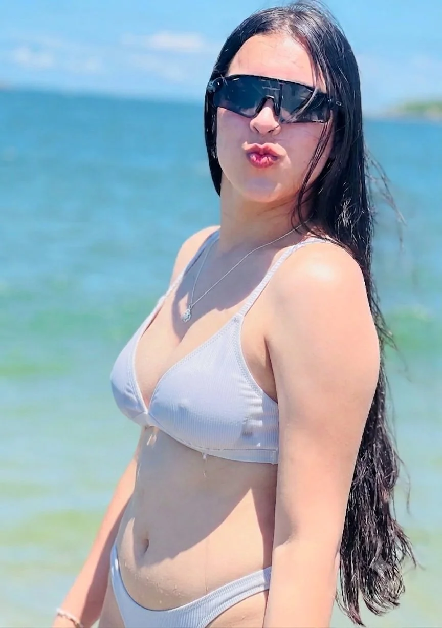 Dentro sim ou não? Novinha peituda image 13