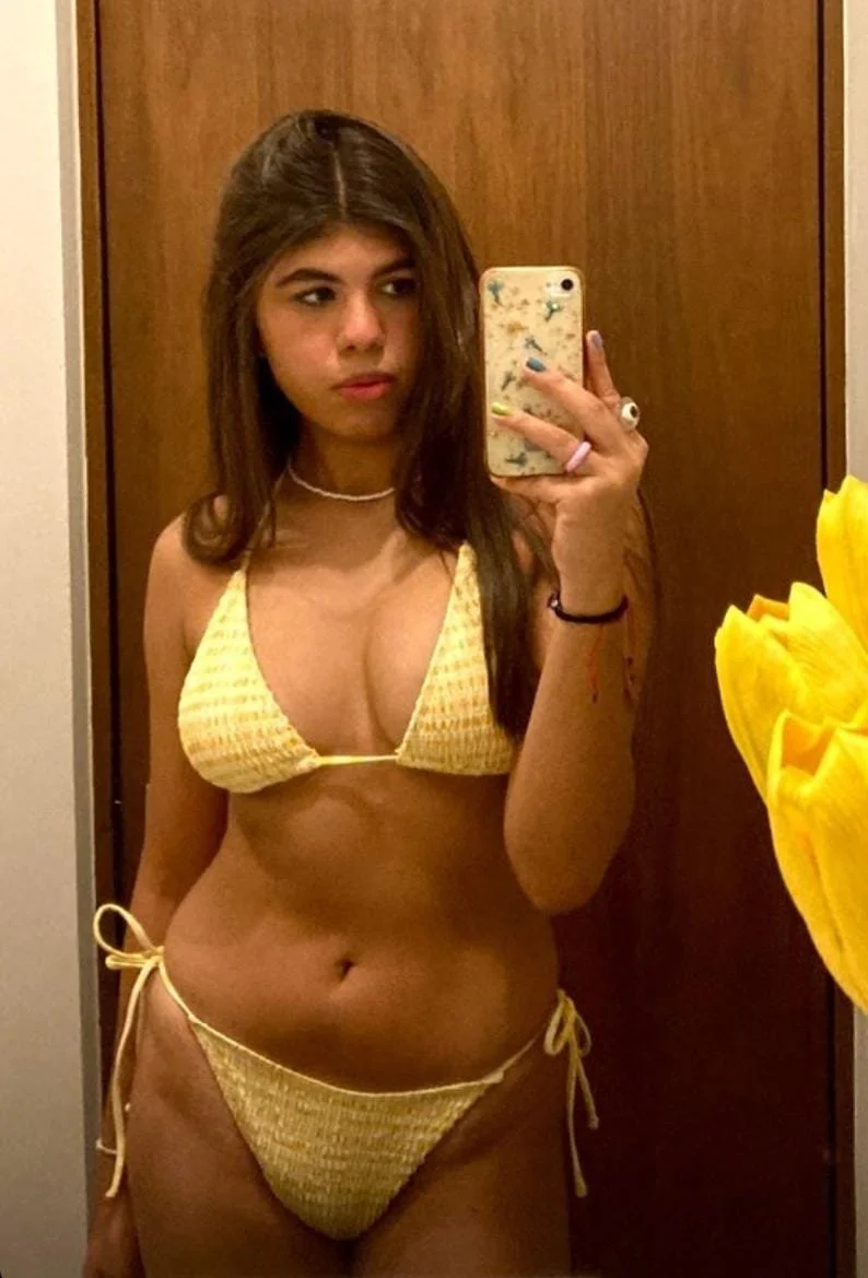 Mix de chicas en bikini aporte amigas irl de seguidor para morbosear estás latinas lindas image 7