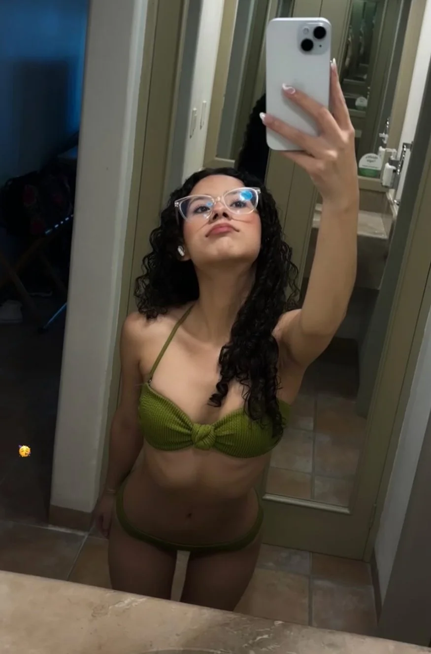 Mix de chicas en bikini aporte amigas irl de seguidor para morbosear estás latinas lindas image 9