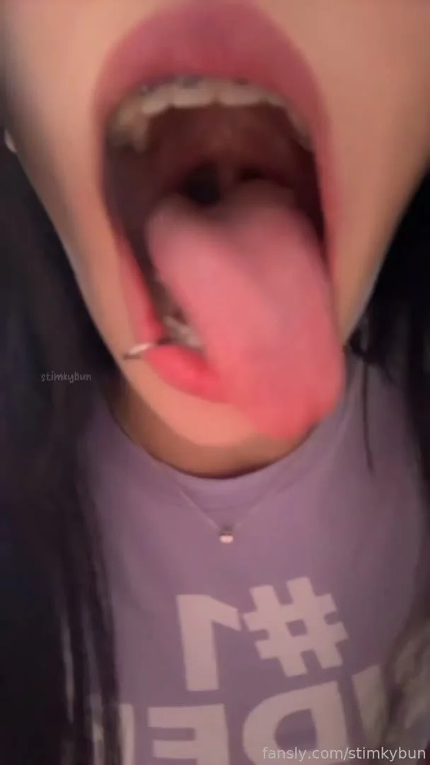 Cute girl sucks massive dildo on bed abg asian latina Big Tits college Baddie Amateur Teen leaked_thumb2 main image