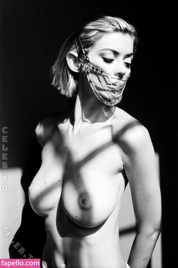 Former fashion model turned MILF image 12