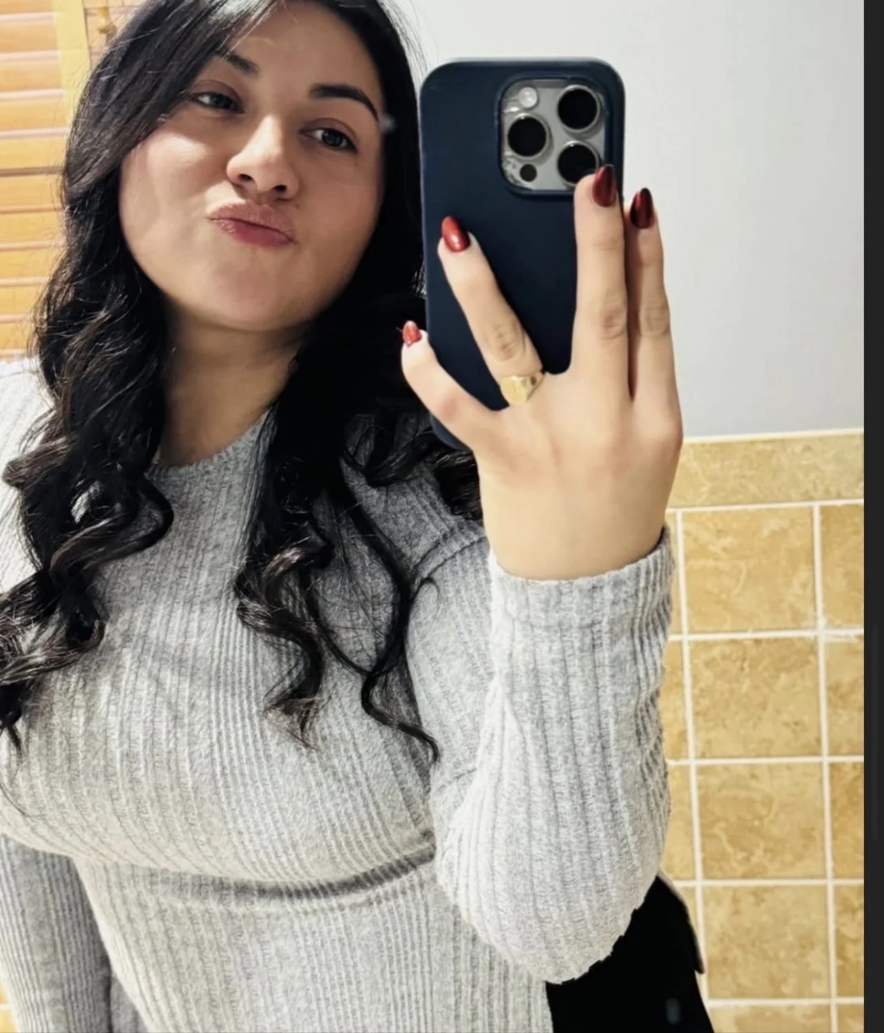 Camille Gordelicia de fora rebolando na pica image 3