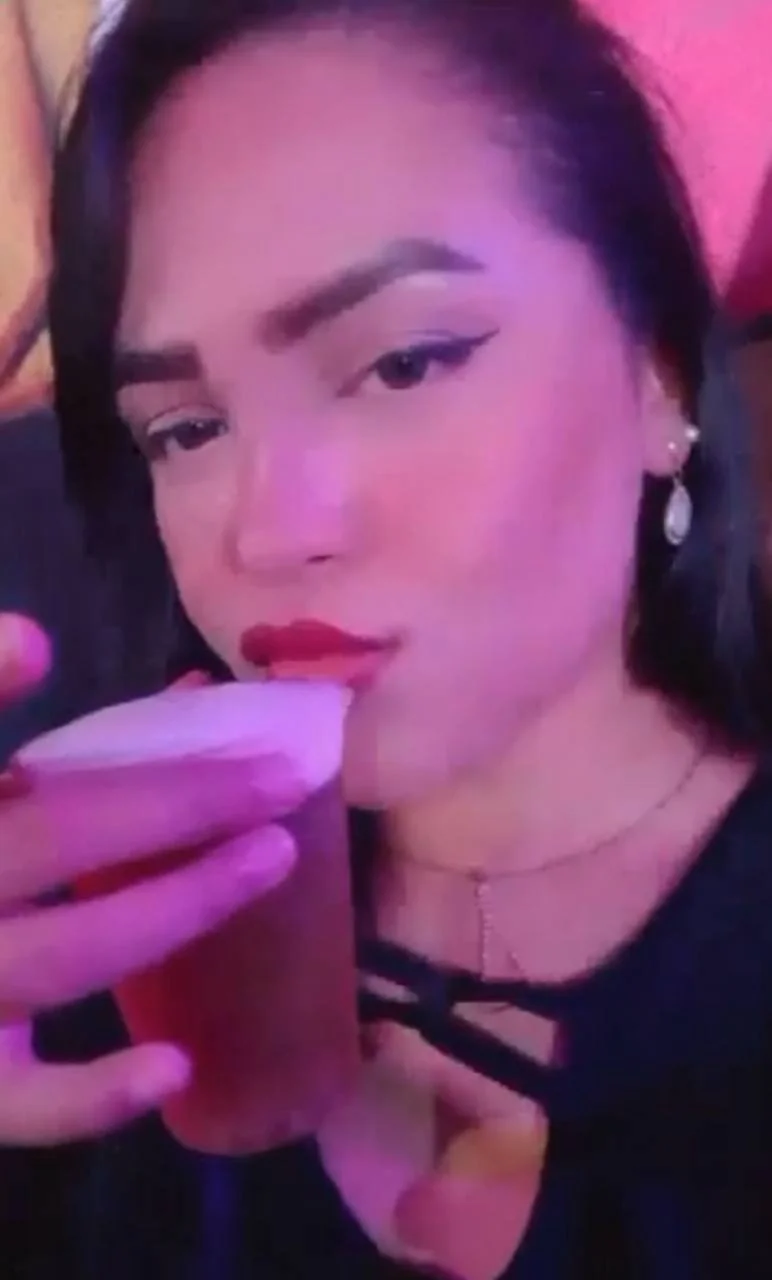 VAZOU VIDEO BOQUETE DA CASADA NO SEGURAÇA NO MEIO DO SHOW main image
