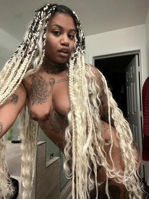 Sexy with ink image 23