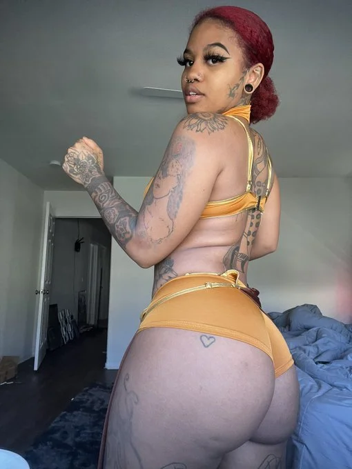 Sexy with ink image 25